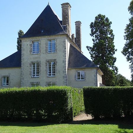 Château Turgot Gîtes Bons-Tassily Chambre photo