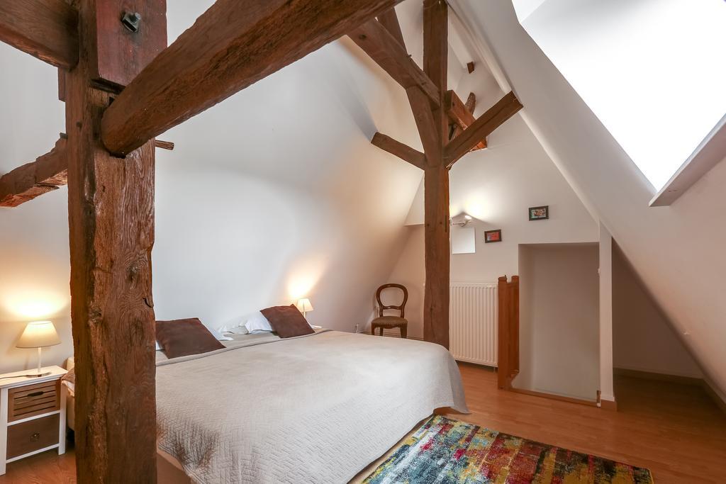 Château Turgot Gîtes Bons-Tassily Extérieur photo