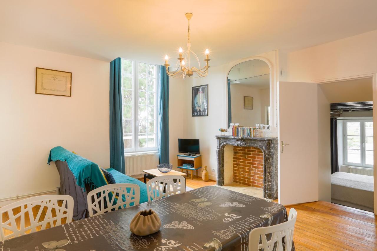Château Turgot Gîtes Bons-Tassily Extérieur photo